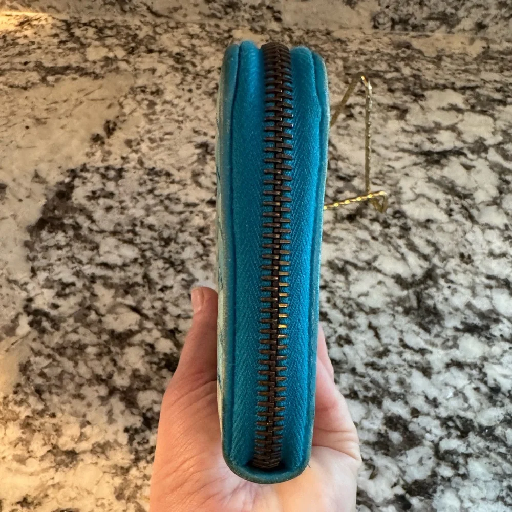 PRICED2SELL🔥Bottega Veneta Intrecciato Turquoise and Beige Leather Wallet*RARE*